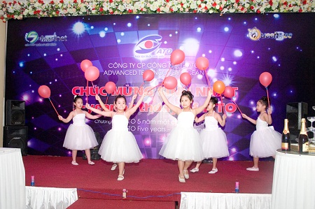 S&acirc;n khấu sinh nhật